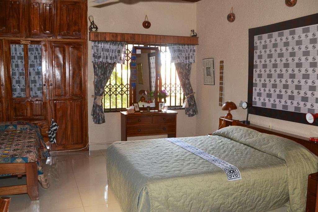 Four Villages Inn Κούμασι Δωμάτιο φωτογραφία